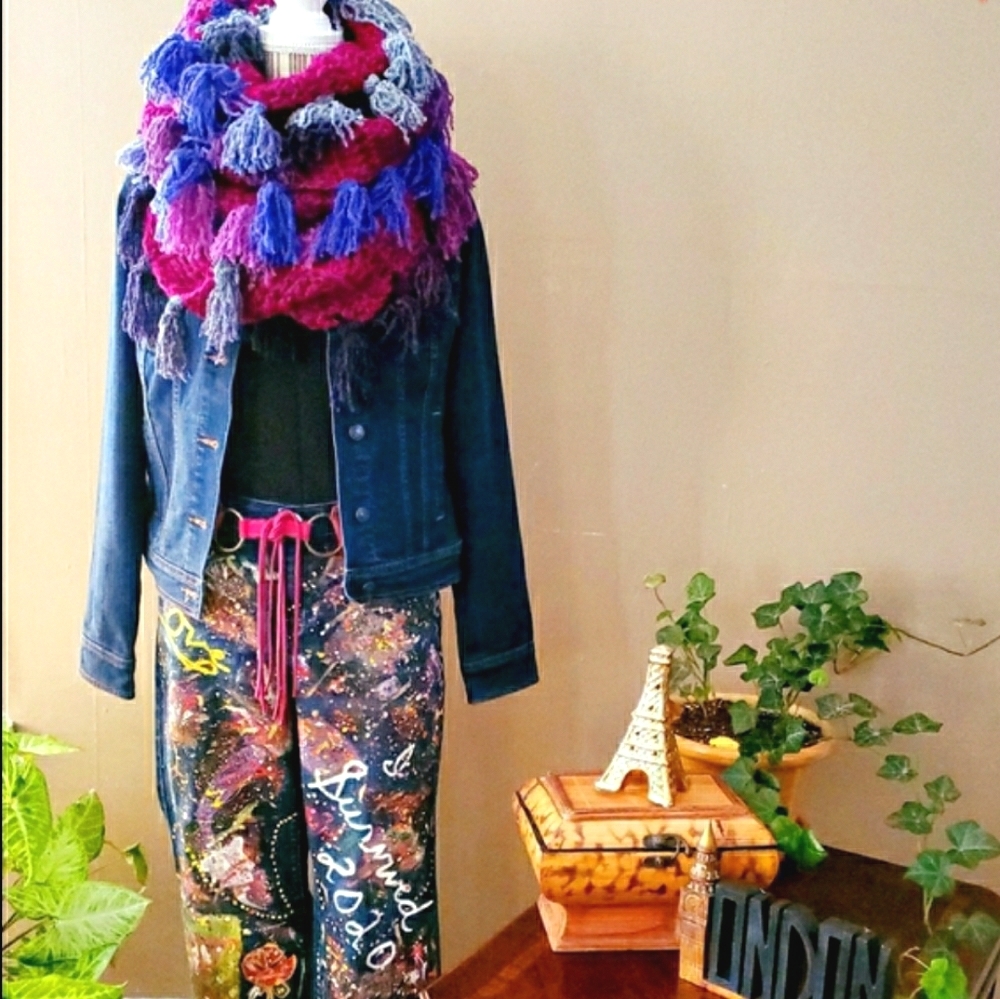 Hand Crafted Chunky Knit Infinity Scarf w/ Tassel